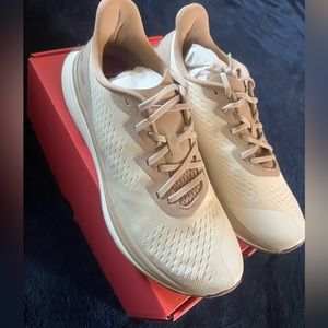 Lane Eight Relay Trainer Latte Womens 10 NEW IN BOX